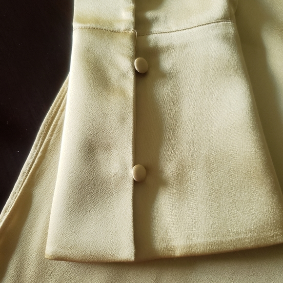 🆕️ Off Shoulder Top - Picture 4 of 5